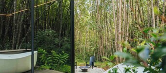 Luxury Mirror Home in Byron Bay Hinterland