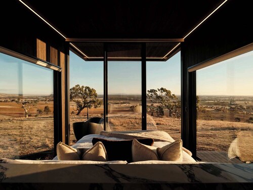 Heathcote Winery Stay with Sweeping Hilltop Views