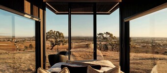 Heathcote Winery Stay with Sweeping Hilltop Views