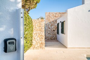 Property grounds - Can Carnero | House in Menorca with sea views (Cap D'Artruix (Ciutadella De Menorca))