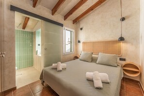 3 chambres, fer et planche à repasser, lit parapluie, Wi-Fi gratuit