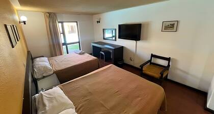 Hotel Villa Capri : 2 double beds 4 Guests