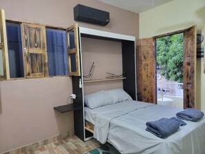 1 chambre, fer et planche à repasser, Wi-Fi, draps fournis