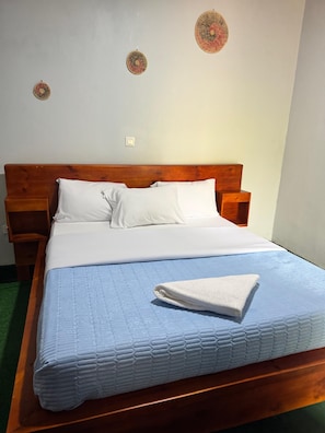 Chambre Double | Espace de travail pour ordinateur portable, Wi-Fi gratuit