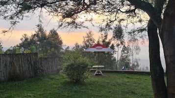 Tempat makan luar