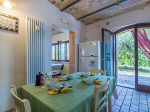 تناول الطعام