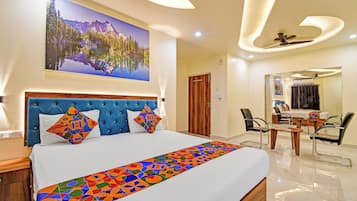 Egyptian cotton sheets, premium bedding, in-room safe, free WiFi