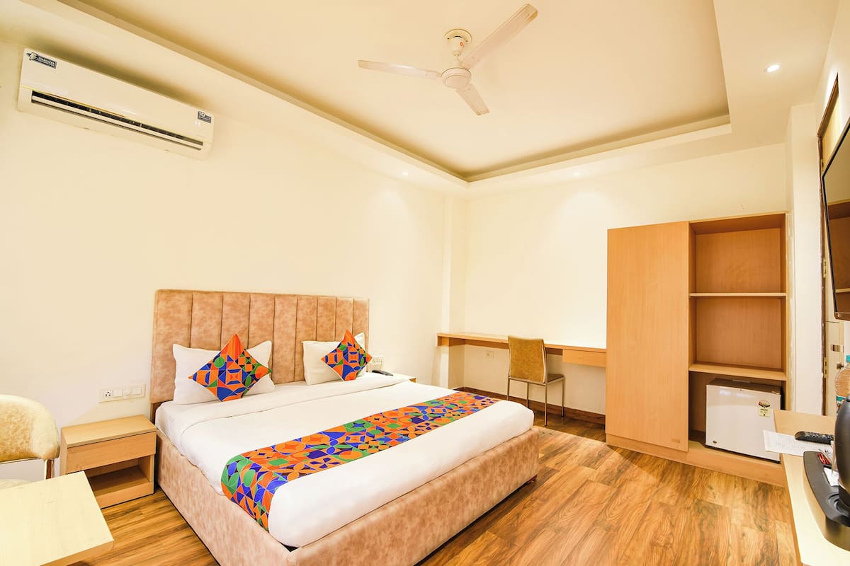 Premium Room | Egyptian cotton sheets, premium bedding, in-room safe, free WiFi