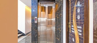 Fabhotel Bn Palace