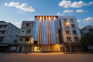 Property entrance - Fabhotel Blue Bell (New Delhi)