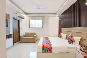 Egyptian cotton sheets, premium bedding, in-room safe, free WiFi - FabHotel Ganeshwaram 141 (Noida)