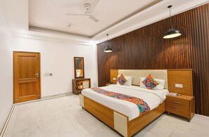 Lakens van Egyptisch katoen, luxe beddengoed, een kluis op de kamer