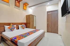 Deluxe Room | Egyptian cotton sheets, premium bedding, in-room safe, free WiFi - Fabhotel Paras Palace (Bhopal)
