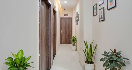 Fabhotel Paras Palace