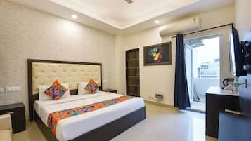 Egyptian cotton sheets, premium bedding, in-room safe, free WiFi