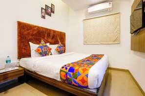Egyptian cotton sheets, premium bedding, in-room safe, free WiFi