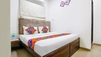 Egyptian cotton sheets, premium bedding, in-room safe, soundproofing