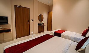 Egyptian cotton sheets, premium bedding, in-room safe, free WiFi - Fabhotel Ascent Star (Mumbai)