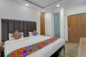 Egyptian cotton sheets, premium bedding, in-room safe, free WiFi