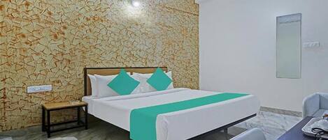 Egyptian cotton sheets, premium bedding, in-room safe, soundproofing