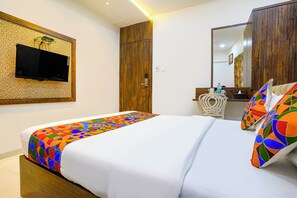 Egyptian cotton sheets, premium bedding, in-room safe, free WiFi - FabHotel Shahi Palace (Mumbai)