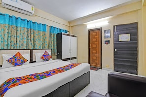 Deluxe Room | Egyptian cotton sheets, premium bedding, in-room safe, free WiFi - Fabhotel Casa Inn (Barasat)