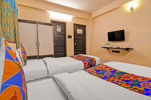 Egyptian cotton sheets, premium bedding, in-room safe, free WiFi - Fabhotel Casa Inn (Barasat)