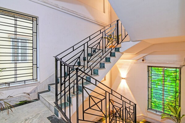 Lobby - Fabhotel 85 The Seven Wonders (Barasat)