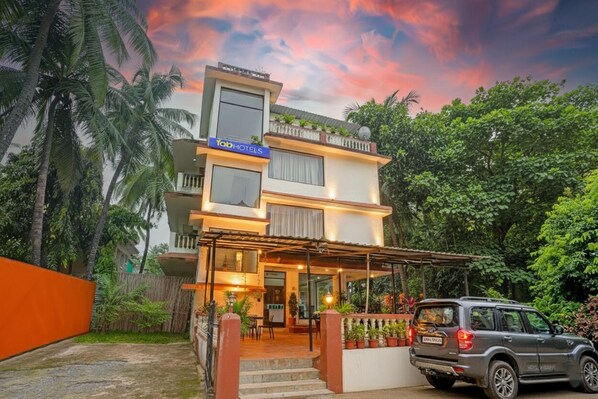Exterior - Fabhotel Balaji Resort (Calangute)
