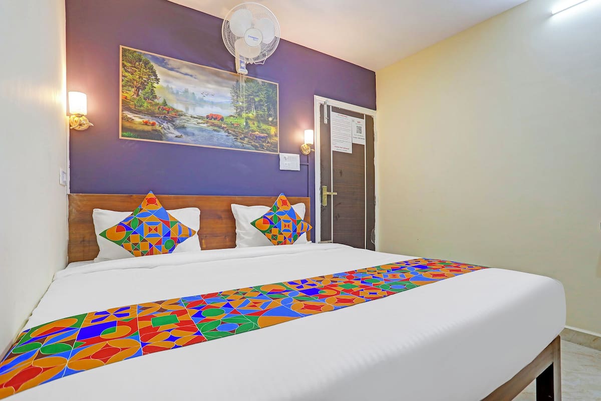 Egyptian cotton sheets, premium bedding, in-room safe, free WiFi