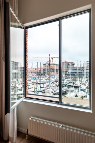 Beautiful Apartment With Harbour Views