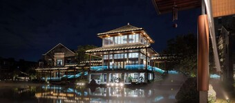 MOONRISE HOTELS & RESORTS