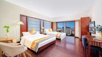 Classic Twin Room | Desk, laptop workspace, free WiFi