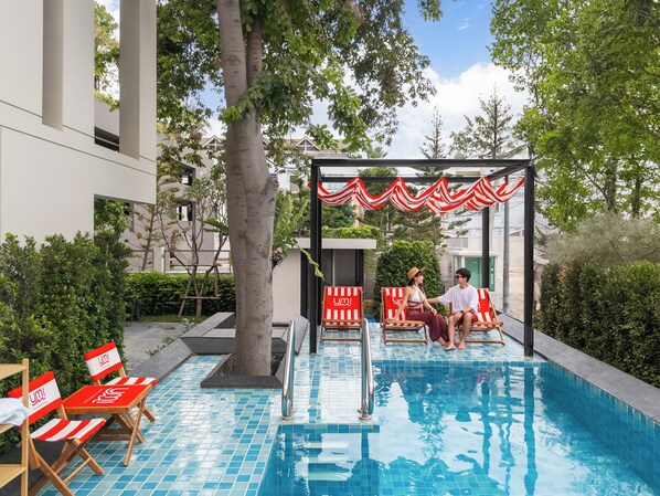 15 outdoor pools