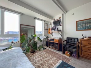 1 bedroom, bed sheets