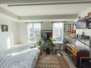 1 bedroom, bed sheets
