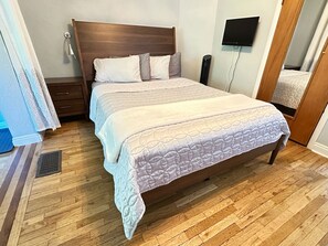 1 habitación, tabla de planchar con plancha, cuna de viaje y wifi