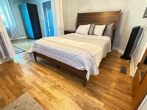 1 bedroom, iron/ironing board, travel cot, WiFi