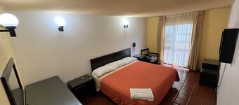 Hotel Villa Capri, 1 triple bed 4 Guests