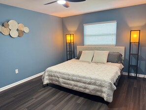 3 chambres, fer et planche à repasser, accès au Wi-Fi (inclus)