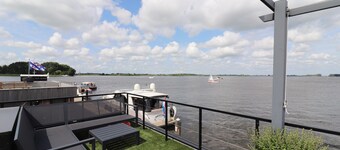 Houseboat With Sauna and Fantastic View