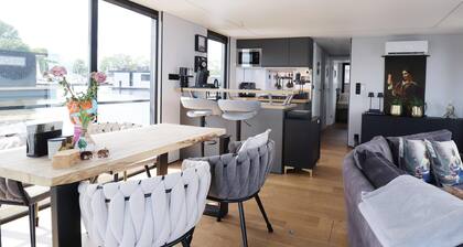 Houseboat With Sauna and Fantastic View