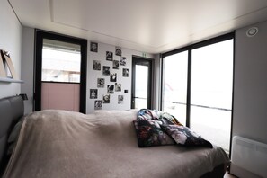 Mobile Home | 2 bedrooms, individually furnished, bed sheets