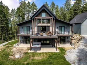 Exterior - Extraordinary Idaho Club Retreat w/ Hot Tub (Sandpoint)