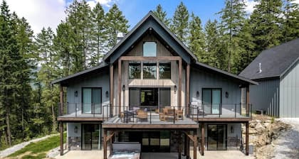 Extraordinary Idaho Club Retreat w/ Hot Tub