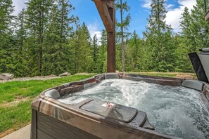 Tina de hidromasaje al aire libre