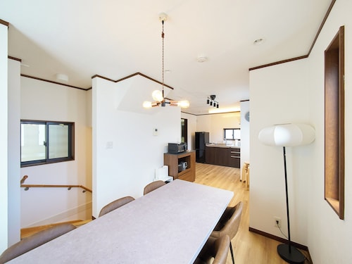 客室内のダイニングエリア