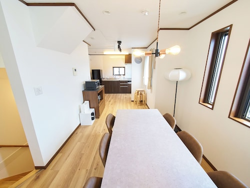 客室内のダイニングエリア