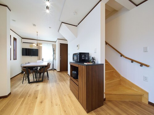 客室内のダイニングエリア