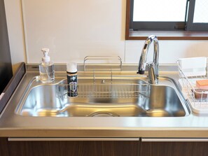 House, 4 Bedrooms, Non Smoking, Kitchen | Private kitchen